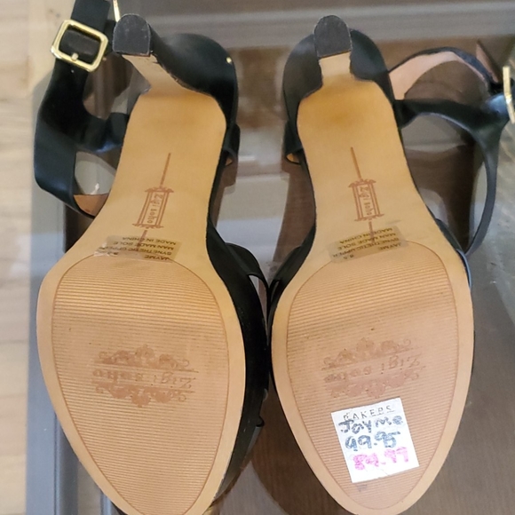 Sexy, black sandals. Your freak 'em shoes to - Picture 4 of 6